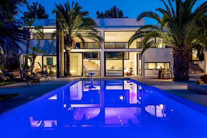 Maison de vacances pour 10 personnes, avec jacuzzi et terrasse ainsi que piscine et jardin