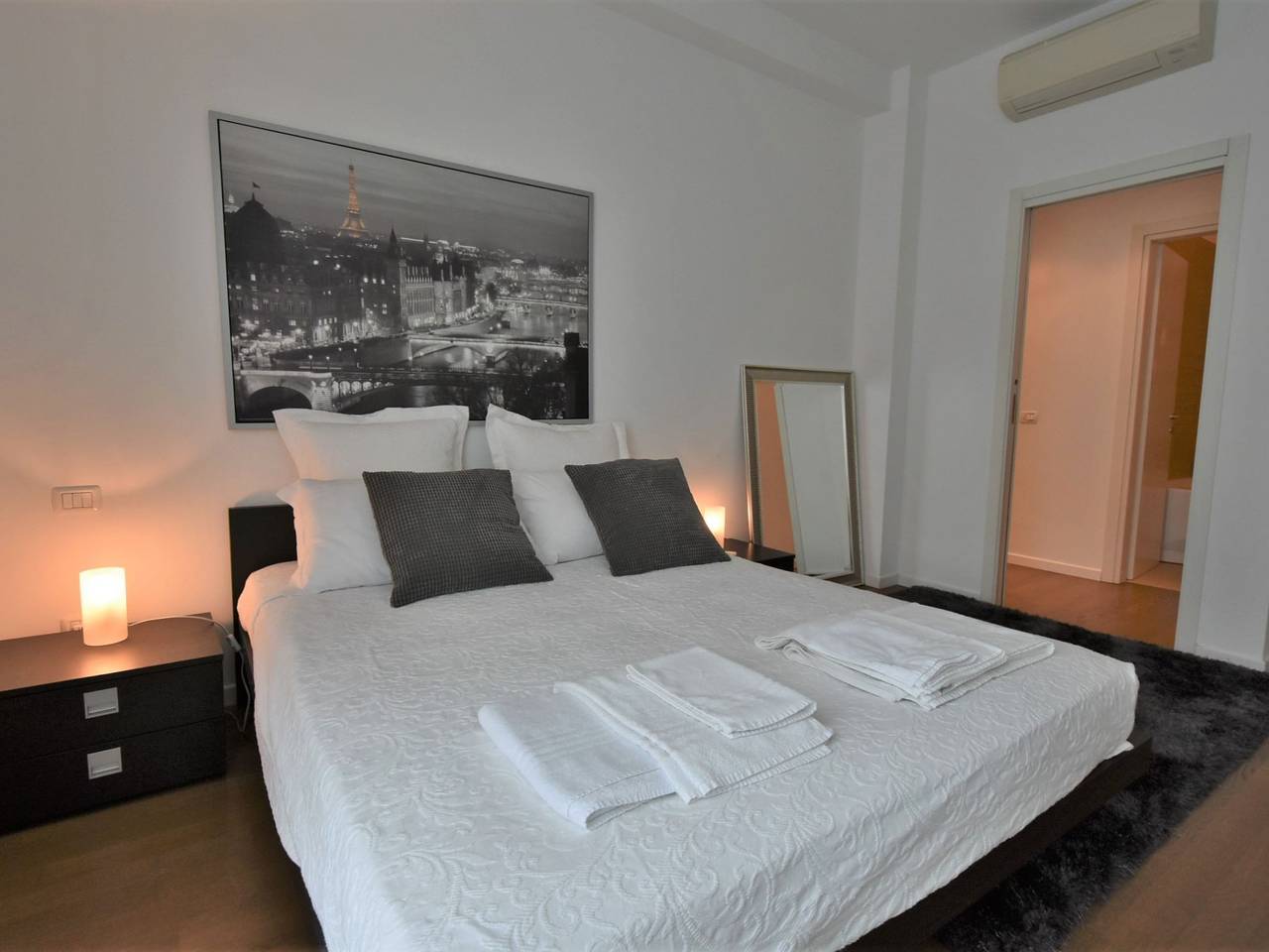 Entire apartment, Corso Genova Apartment in Milan, Milan Province