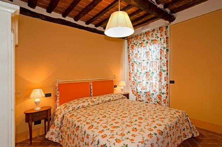 Location de vacances pour 7 personnes, avec piscine et jardin à Montecarlo (Toscane) - 2