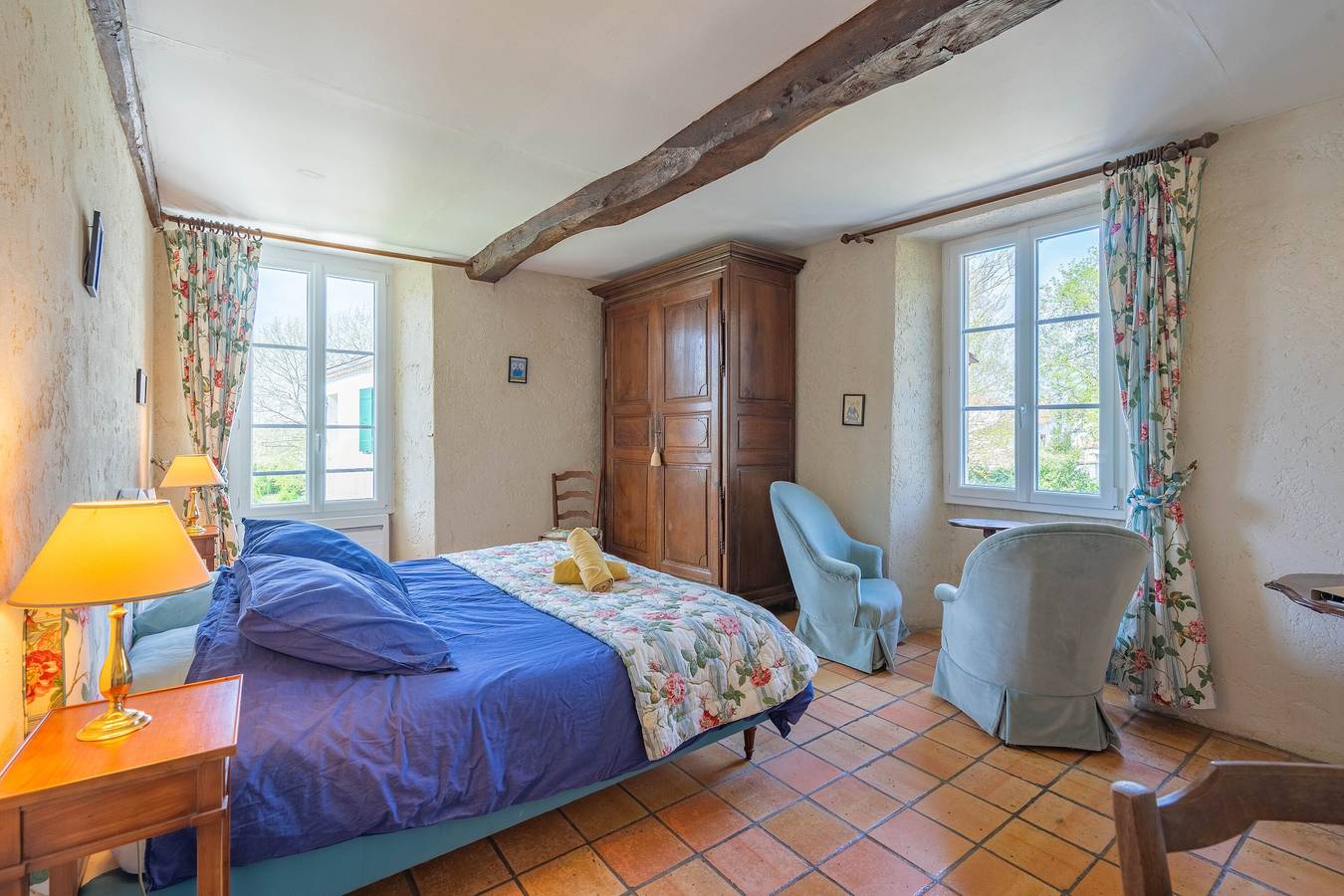 Guest Room “Chambre Geluck” with Shared Pool, Communal Terrace and Wi-Fi in Chenac-Saint-Seurin-d'Uzet, Saintes region