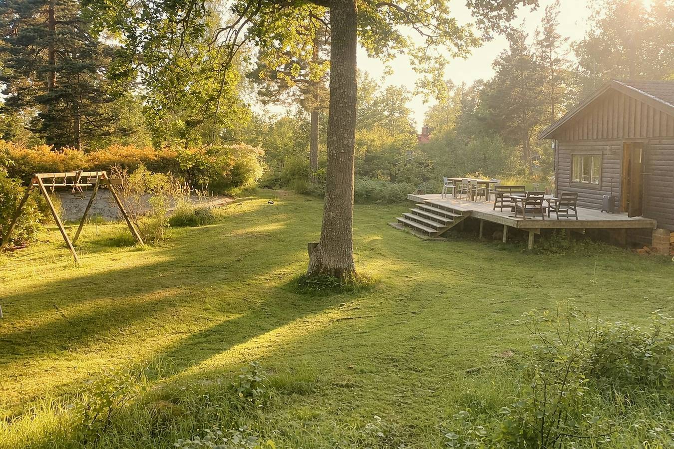 Natur und Veranda im perfekten Winkel in Vindö
