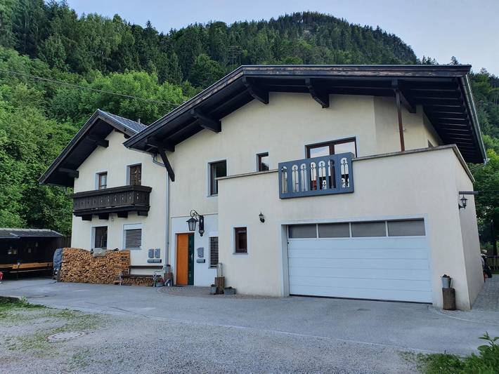 Ferienwohnung für 6 Personen, mit Balkon und Garten in Radfeld
