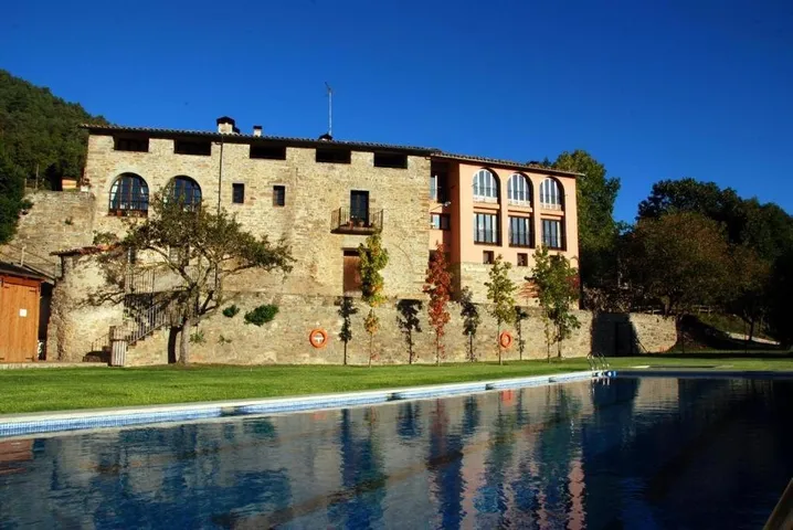 Hotel for 4 people, with pool and garden as well as terrace - 1