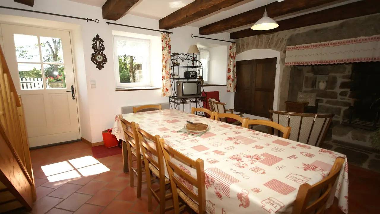 Ferienhaus für 6 Personen (100 m²) in Saint-Merd-la-Breuille in Saint-Merd-la-Breuille, Parque Natural Regional de Millevaches en Lemosín