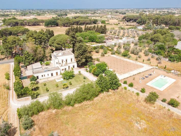 Maison de vacances pour 20 personnes, avec jardin et piscine, animaux acceptés à Cutrofiano