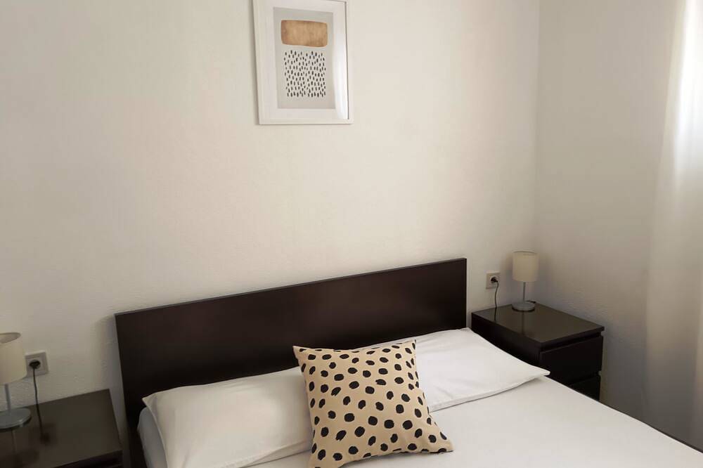 Ganze Wohnung, Cool 2-bedroom apartment with Ac in charming Povlja in Brac
