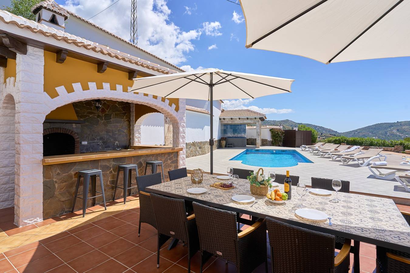 Chalet 'Villa Javier En Sayalonga' con vistas a la montaña, Wi-Fi y aire acondicionado in Sayalonga, Costa del Sol