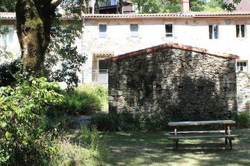 Gîte pour 6 personnes, avec jardin à Gétigné
