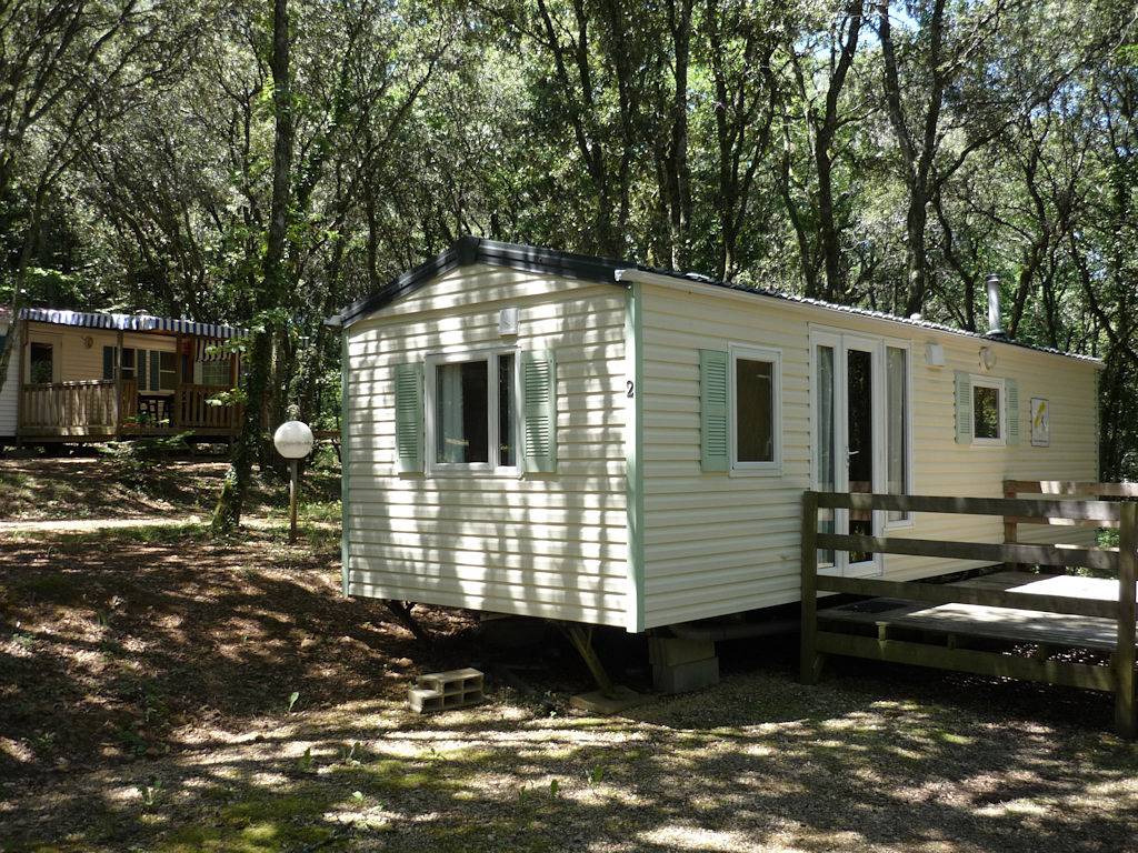 Mobil-home dans village de gîtes, 13 km de Sarlat in Calviac-en-Périgord, Périgord Noir