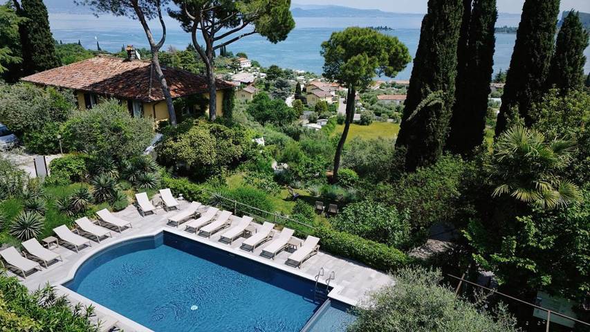 Chalet per 2 persone, con Terrazza e Giardino nonché Piscina al Lago di Garda