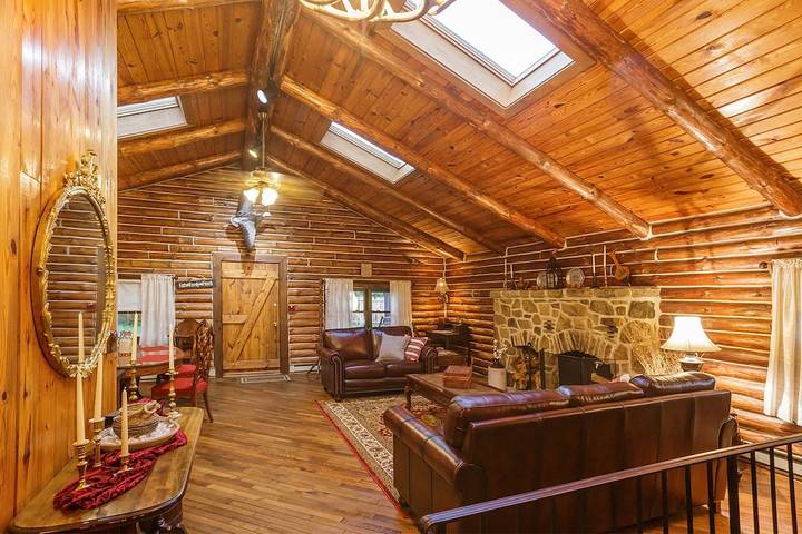Vacation rental for 9 people, with terrace and yard as well as hot tub in Lancaster County