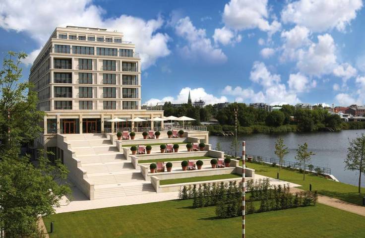 Hotel für 2 Personen, mit Terrasse und Garten sowie Pool und Sauna in Wilhelmshaven