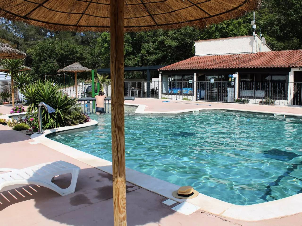 Chalet „La Favière“ – 16 m² – 1 Schlafzimmer – überdachte Terrasse 10 m² 2 Personen in Bormes-les-Mimosas, Parc national Port-Cros