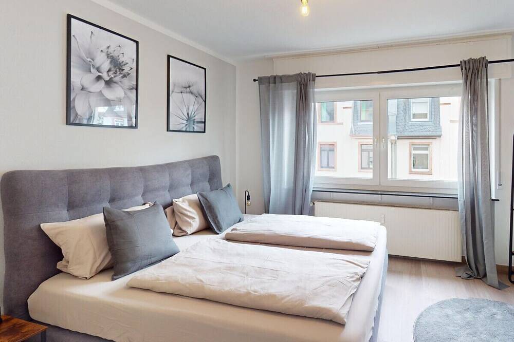 Ganze Wohnung, Fully Equipped Apartment for remote Workers. in Niederrad, Frankfurt