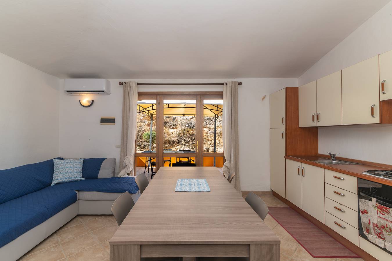 Casa vacanze 'San Paolo_1' con terrazza privata, Wi-Fi e aria condizionata in Porto San Paolo, Loiri Porto San Paolo