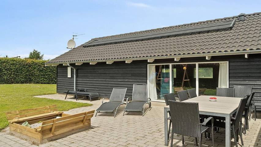 Ferienhaus für 15 Personen, mit Sauna und Whirlpool sowie Garten und Pool in Ahl Strand - 3