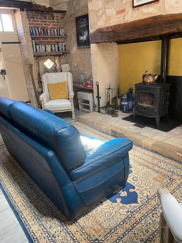 Location de vacances pour 5 personnes, avec piscine ainsi que vue et jardin, animaux acceptés à Hautefort - 2