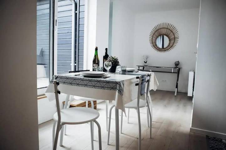 Gîte pour 4 personnes, avec terrasse, animaux acceptés à Ernée - 3
