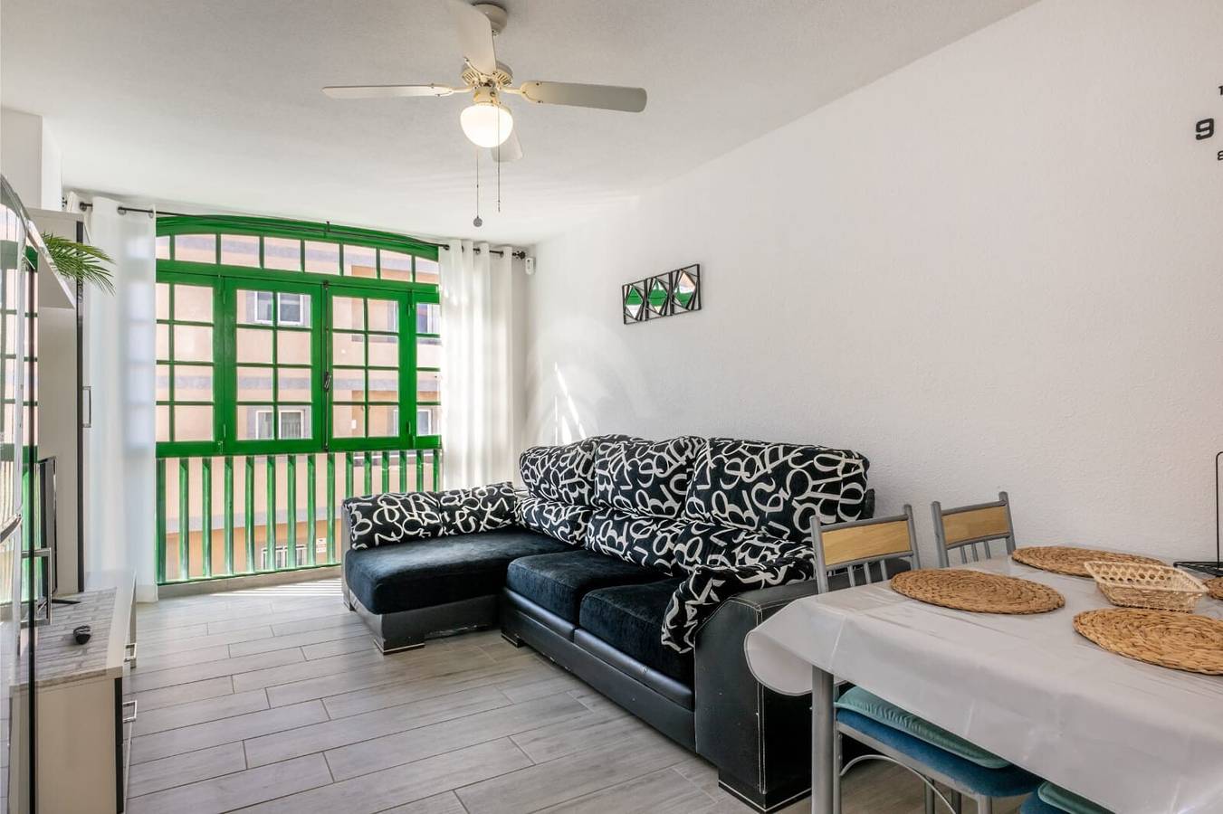 Apartamento entero, Casa Vacacional 'Los Abrigos Sea View' con Vistas al Mar, Balcón y Wi-Fi in Los Abrigos, Granadilla de Abona