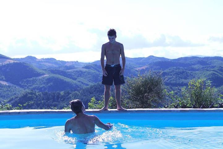 Agriturismo per 4 persone, con giardino e terrazza nonché idromassaggio in Urbino