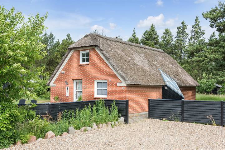 Ferienhaus für 6 Personen, mit Sauna und Garten sowie Terrasse und Whirlpool in Houstrup Strand