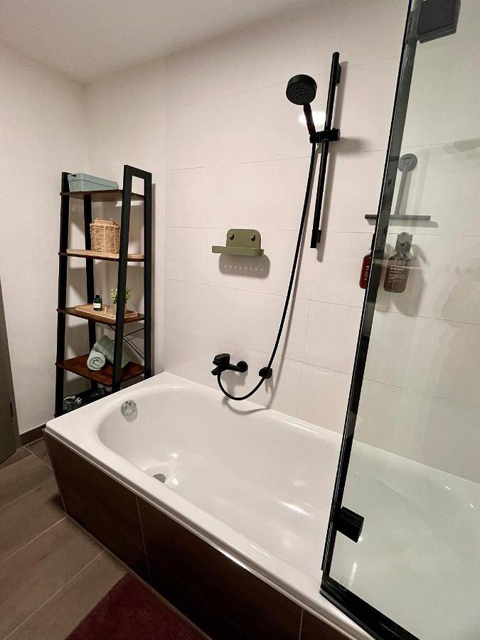 Ferienwohnung für 6 Personen, mit Ausblick und Garten, kinderfreundlich in Floh-Seligenthal - 4