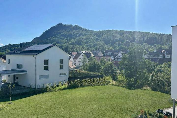 Ferienhaus für 6 Personen, mit Balkon und Terrasse sowie Garten