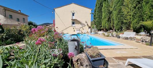 Chambre d’hôte pour 2 personnes, avec jardin et piscine dans l' Hérault