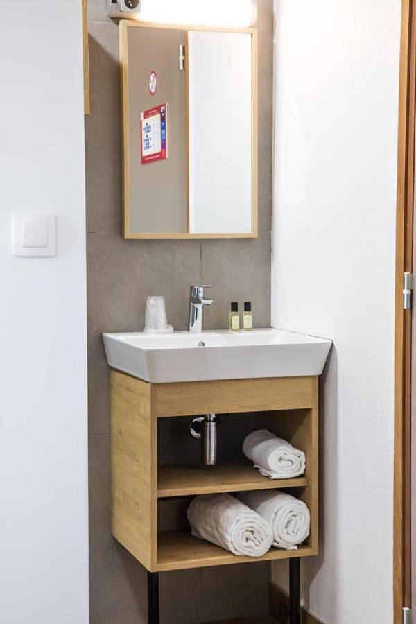 Hôtel pour 2 personnes, avec jardin à Les Pieux - 4