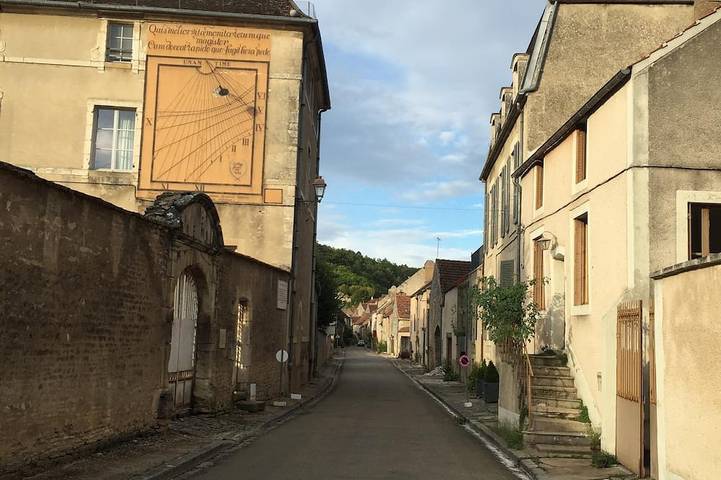Location de vacances pour 10 personnes, avec terrasse à Noyers