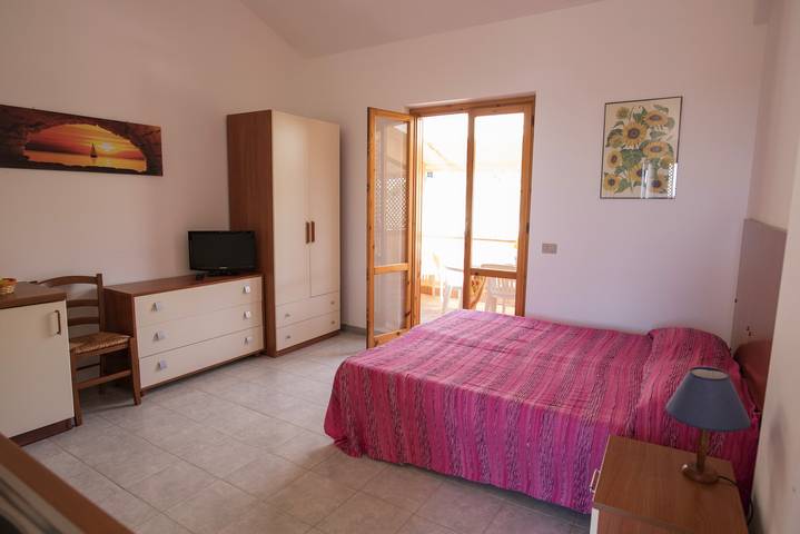 Apartamento entero, Case Vacanza Renella 3 posti letto Balcone, wifi, autoservicio, 200 metros dal mare in Localita Rogana, Sciacca