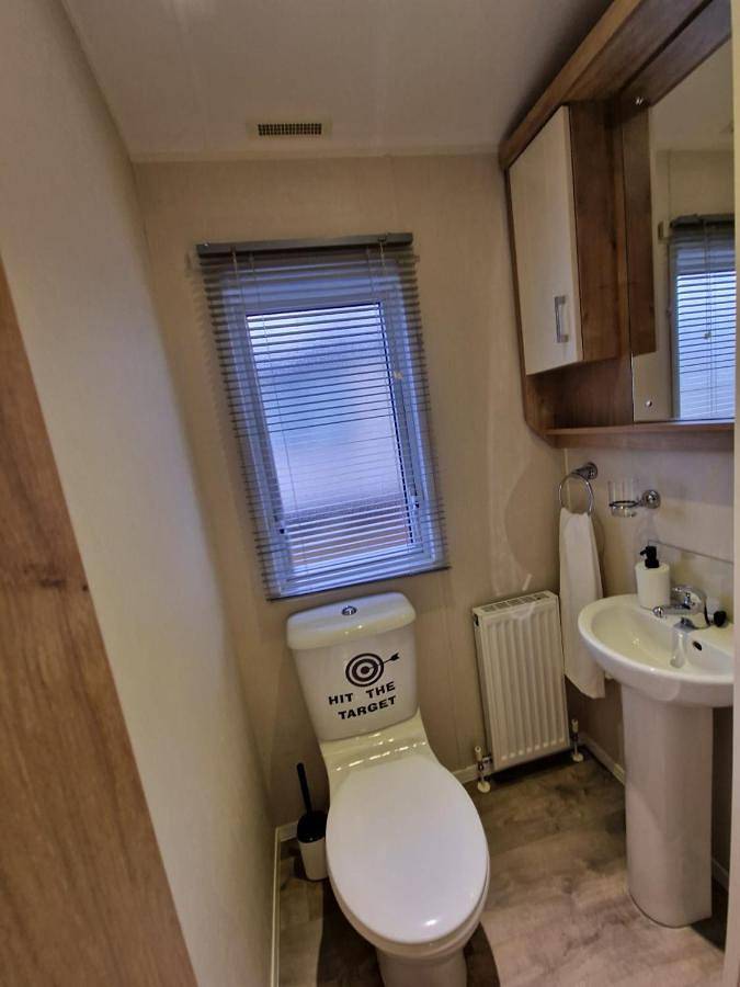 Beautiful Caravan near Edinburgh nr 9 in Edinburgh and Lothian