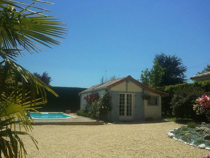 Gîte pour 3 personnes, avec Jardin et Piscine en Gironde