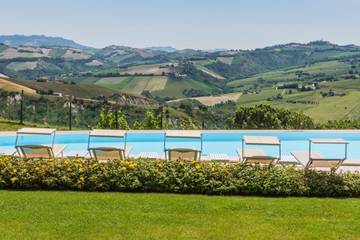 Villa für 16 Personen, mit Garten und Pool sowie Terrasse in Marche