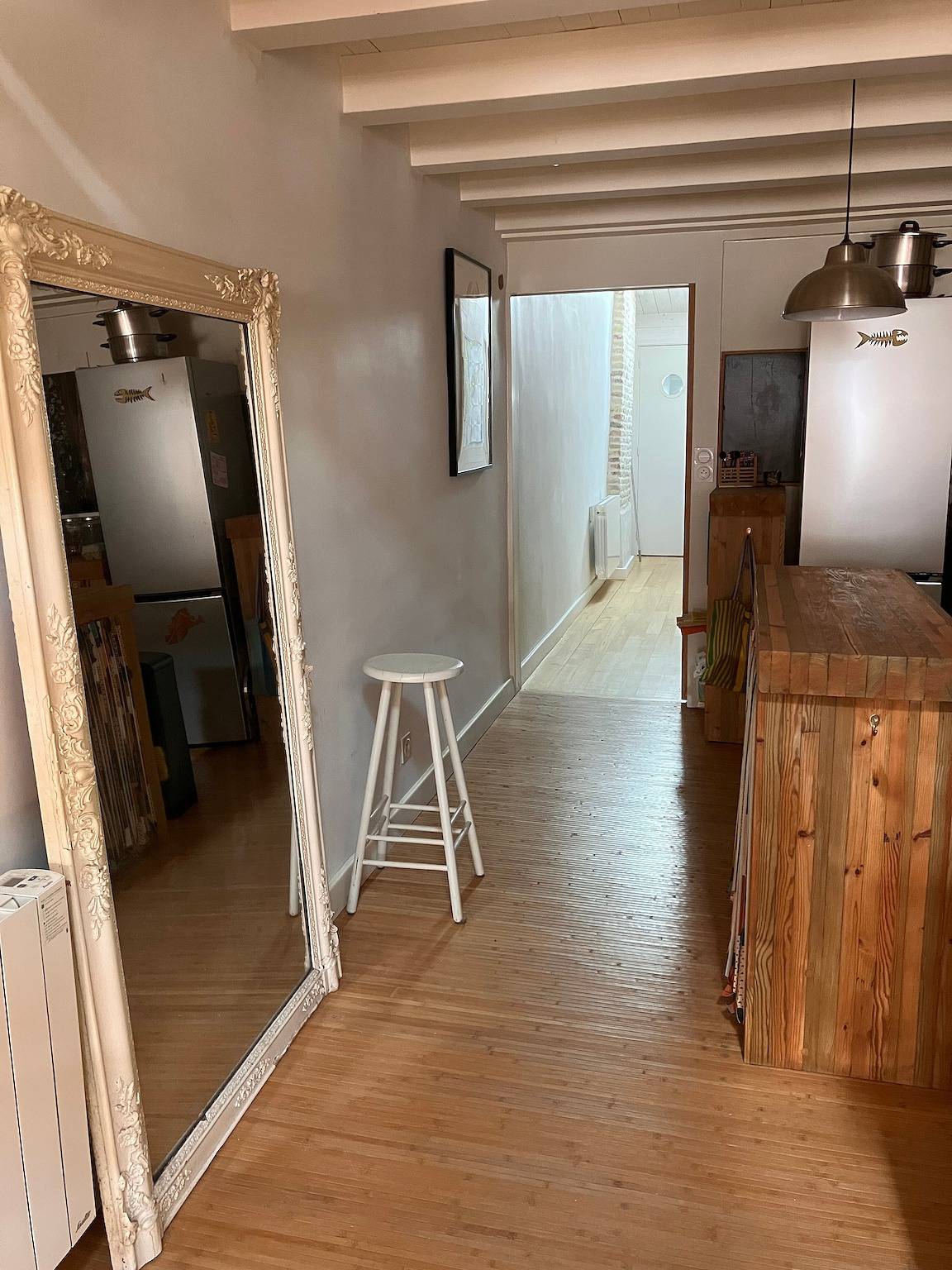 Entire apartment, “At the Foot of the Market” La Rochelle, City Center in La Rochelle, La Rochelle region