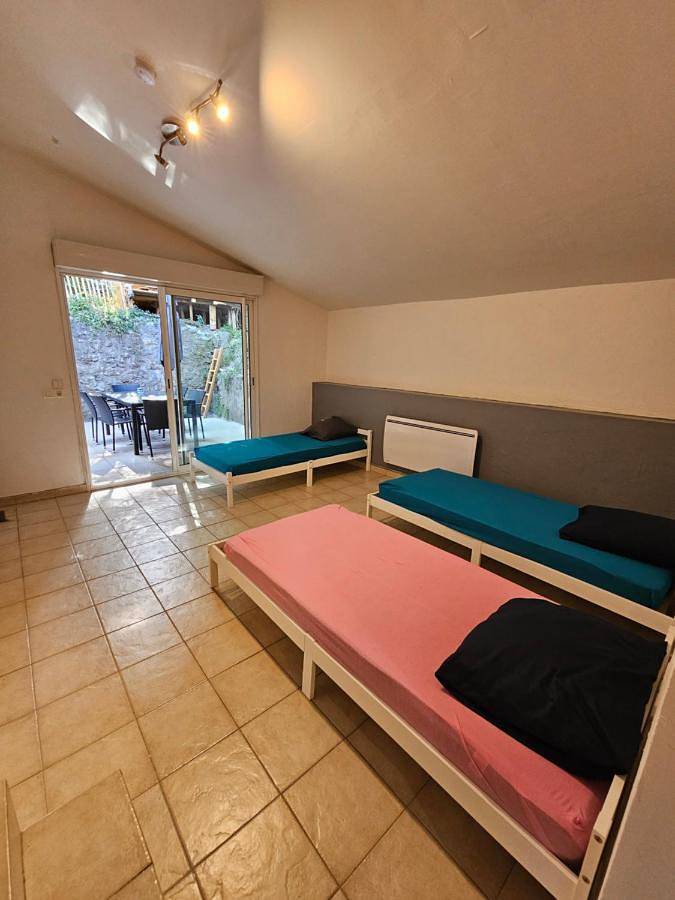 Gîte pour 10 personnes, avec terrasse et vue à Cendras - 4