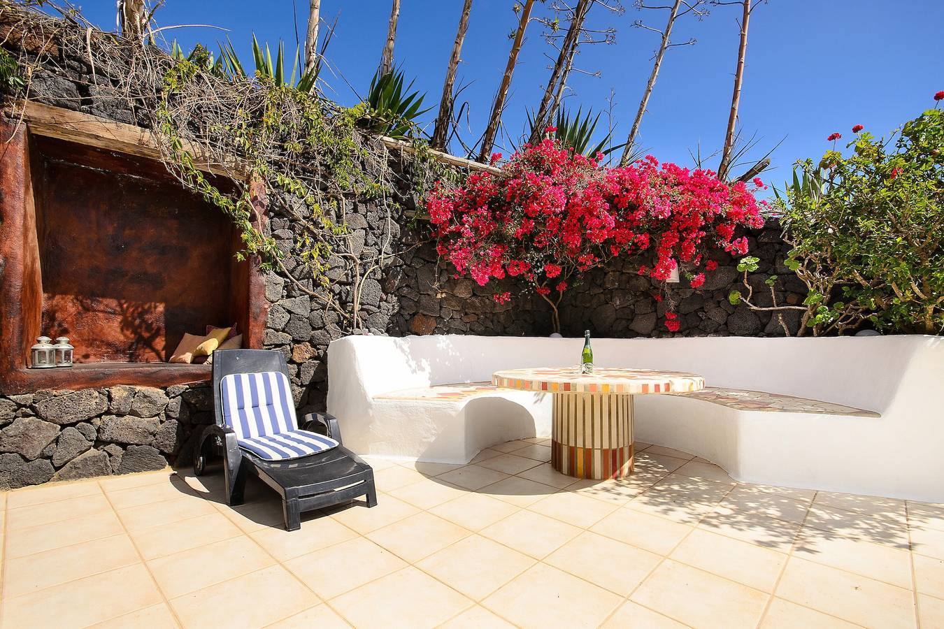 La Bodega - Su un vulcano con pianoforte, vista mare, terrazza privata e Wi-Fi in Haria, Lanzarote