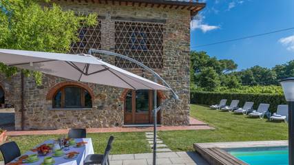 Location de vacances pour 6 personnes, avec piscine et jardin à Pieve A Presciano