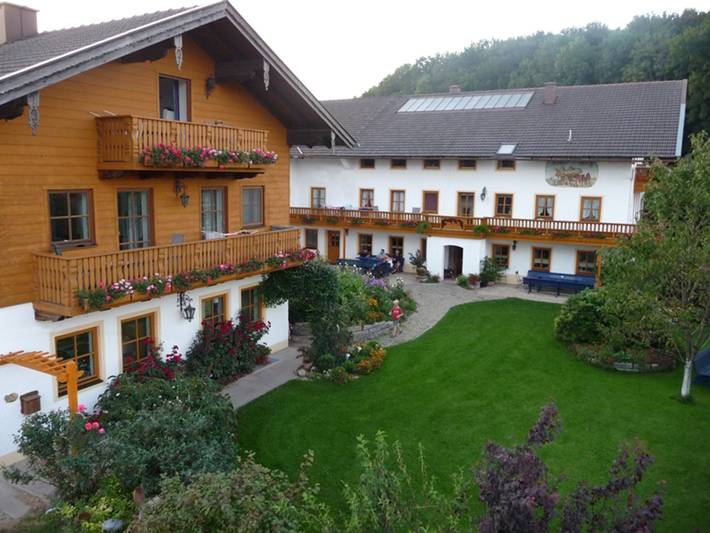 Ferienhaus für 4 Personen, mit Balkon und Terrasse sowie Garten in Taching am See
