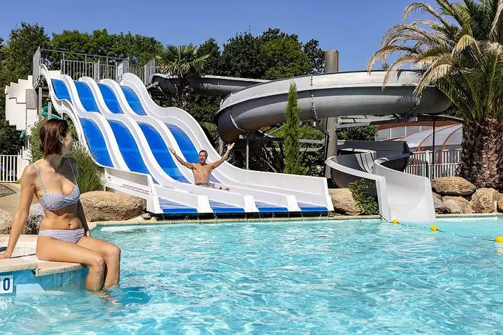 Mobil home pour 4 personnes, avec piscine et terrasse à Névez - 4