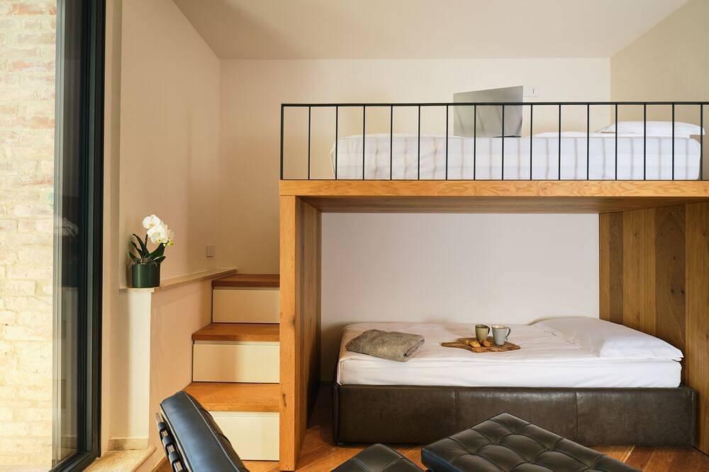 15th century barn fully renovated in a stylish style with gorgeous swimming pool in Monteriggioni, Chianti