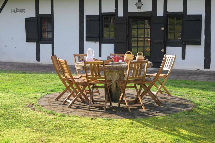 Location de vacances pour 8 personnes, avec jardin dans Réserve naturelle du Courant d'Huchet