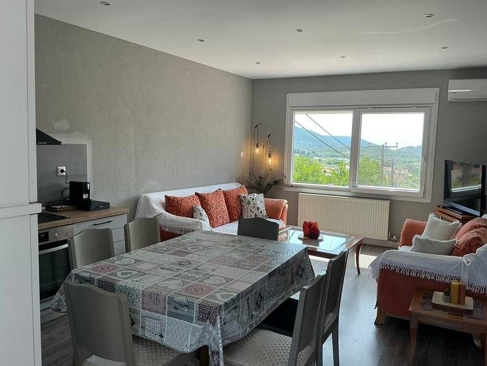 Landhus for 4 personer, med Balkon og Have