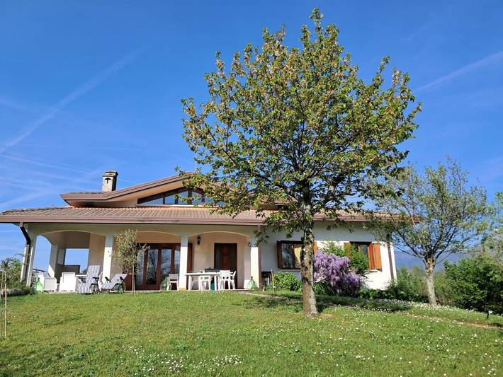 Ferienhaus für 6 Personen, mit Ausblick und Garten