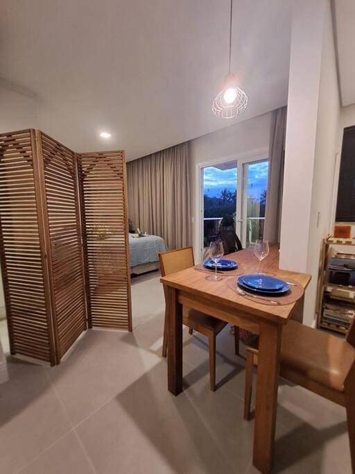 Casas e apartamentos de temporada para 2 pessoas, com piscina e balcão em Ribeirão da Ilha