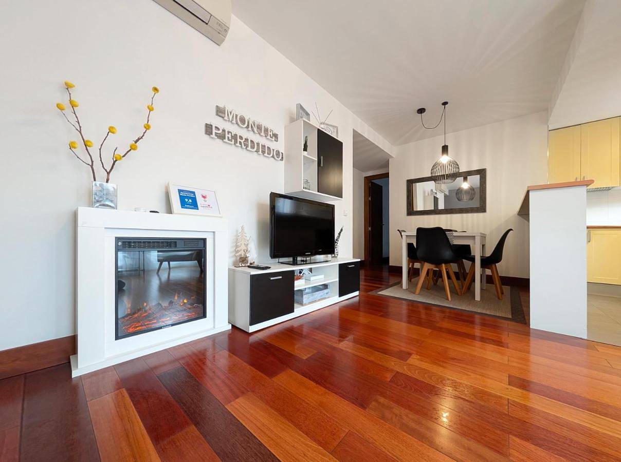 Apartamento entero, Apartment in Boltaña, Pirineo Aragonés