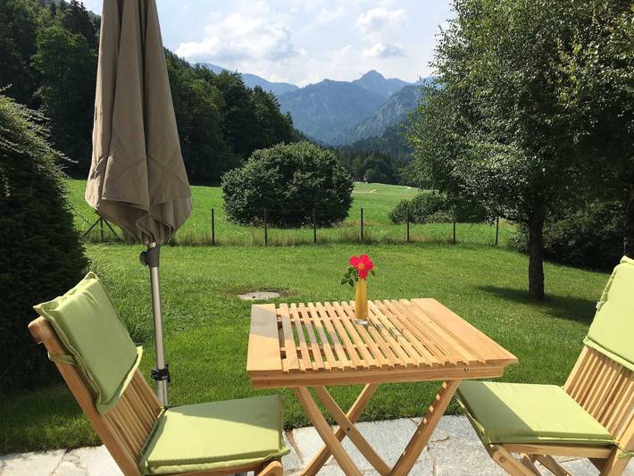 Ferienwohnung für 2 Personen, mit Terrasse und Garten sowie Ausblick in Kreuth
