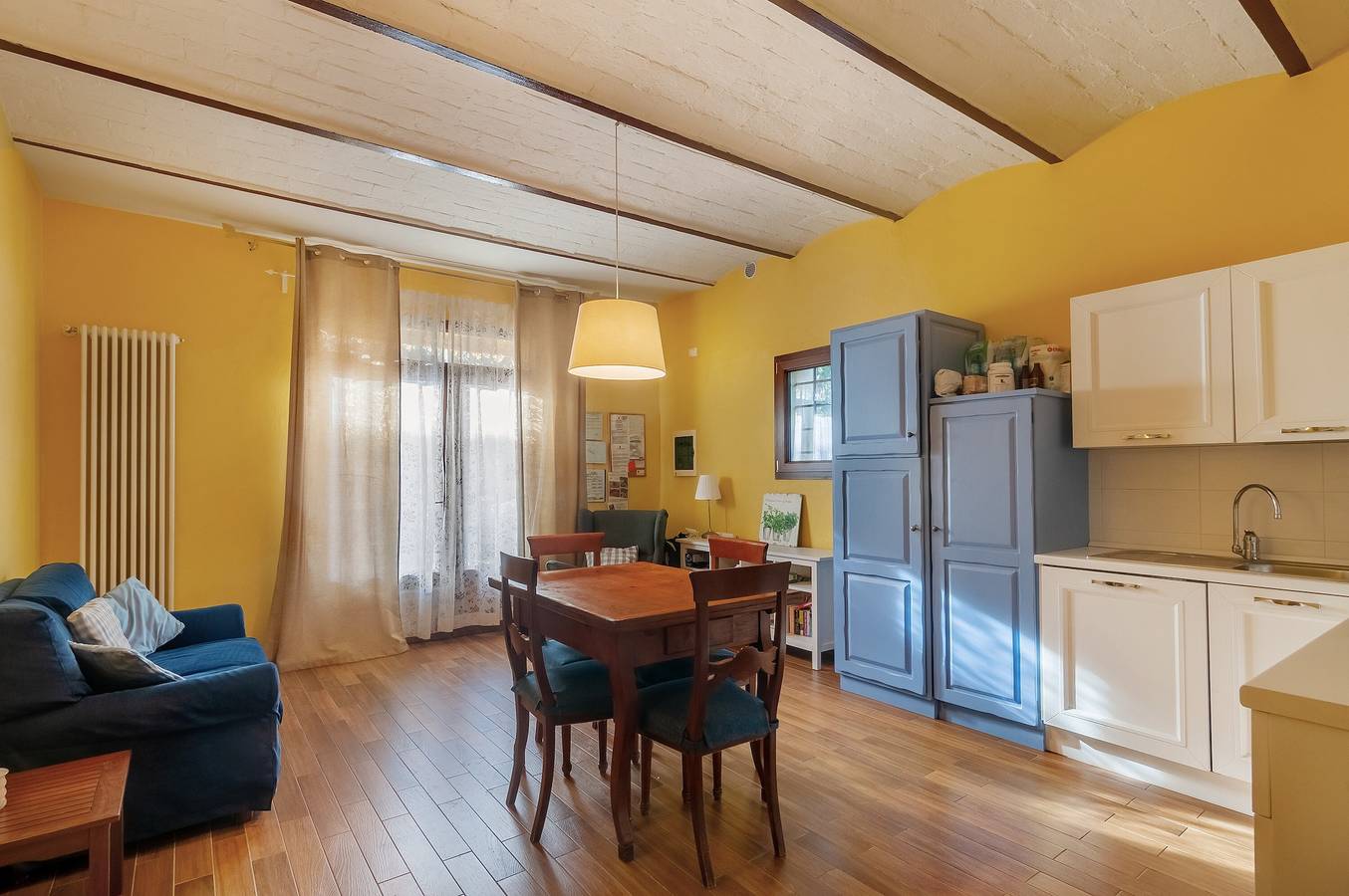 Entire apartment, Casina – Tuscan Apartment with Pool among Vineyards and Olive Groves in Montespertoli, Florence Province