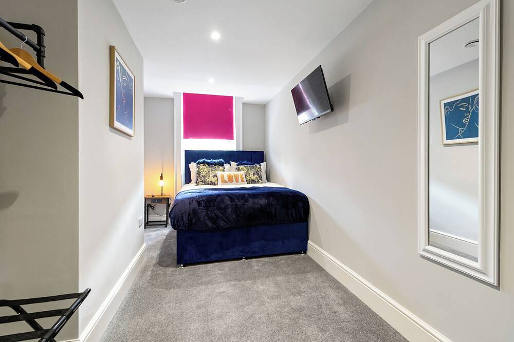 Entire apartment, Whiskawaystays  Victoria House Apartment 3 in Worcester, Worcestershire