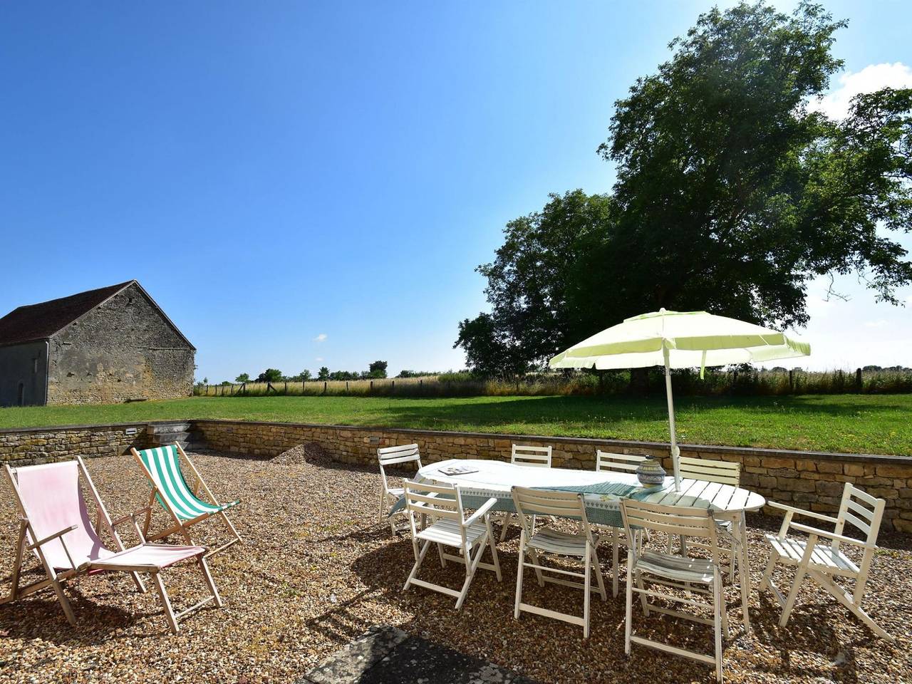 Ferienhaus für 8 Personen mit Garten in Nièvre